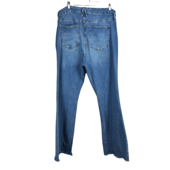 Good American Blue Flare Jeans - Picture 4 of 10